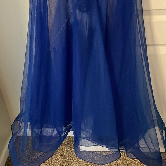 Beautiful Prom Dress - Picture 4 of 7